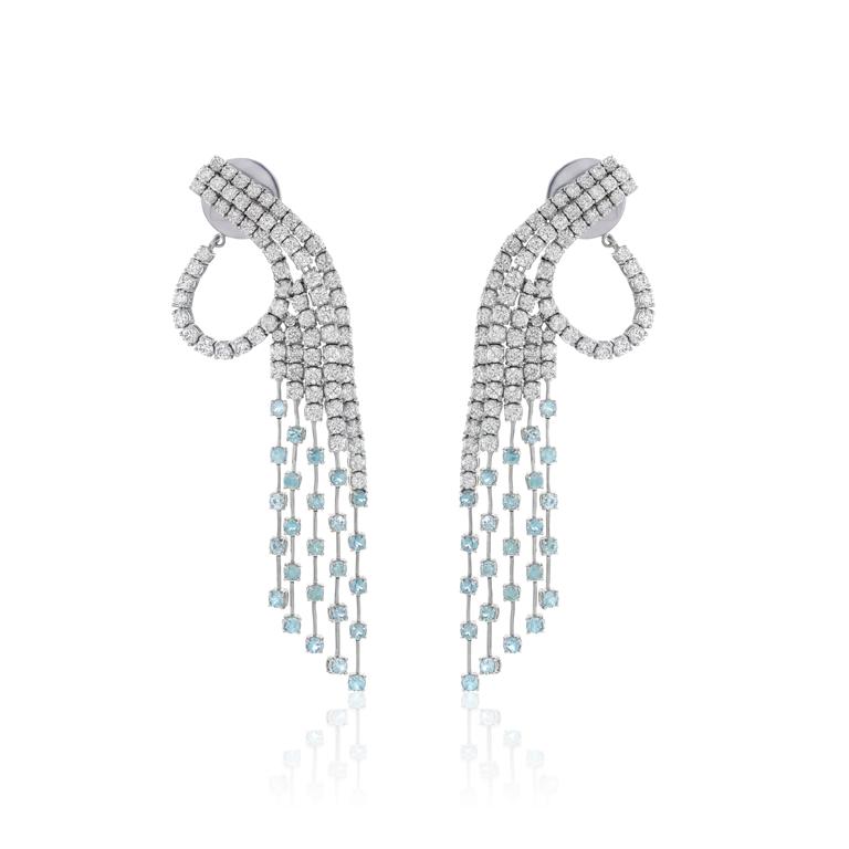 Brinco Longo Pavê 5 Fios 50 Turmalinas Paraibas 1,59ct com Clips 156 Brilhantes 5,38ct 22,93g Ouro Branco 18k