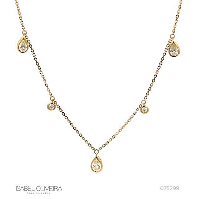 [075299] Colar 3 Diamantes Gota 0,63ct 4 Brilhantes 0,12ct 43cm 2,61g Ouro Amarelo 18k - Coleção Laisa
