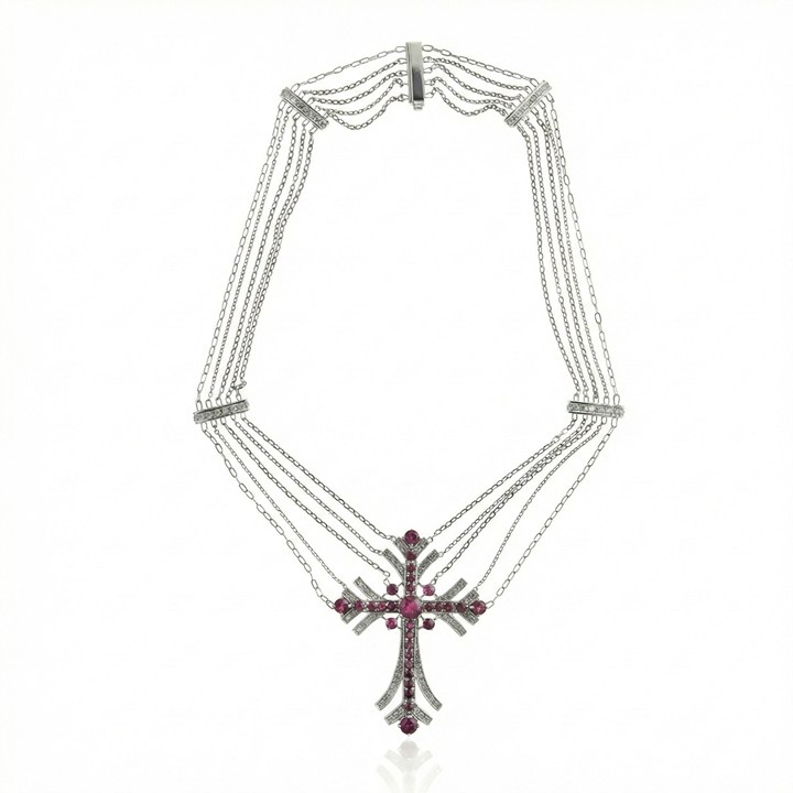 Colar com Pingente Crucifixo Rubelitas 7,34ct 73 Brilhantes 1,19ct 53,78g Ouro 18k com Ródio Negro - Coleção Crucifixos