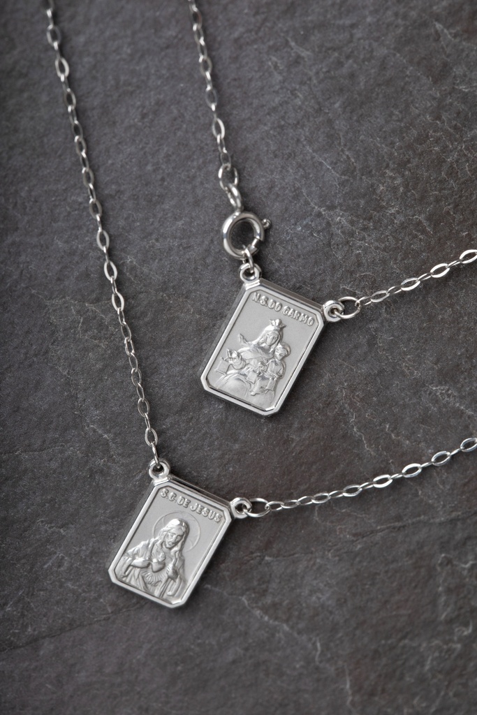 Corrente Cartier Escapulário · Ouro Branco 18k