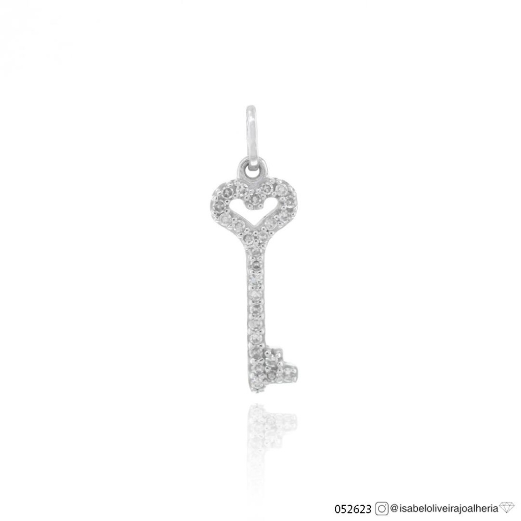 [052623] Pingente Chave 26 Diamante 0,13ct J SI1 0,60g Ouro Branco 18k - Coleção Sweet