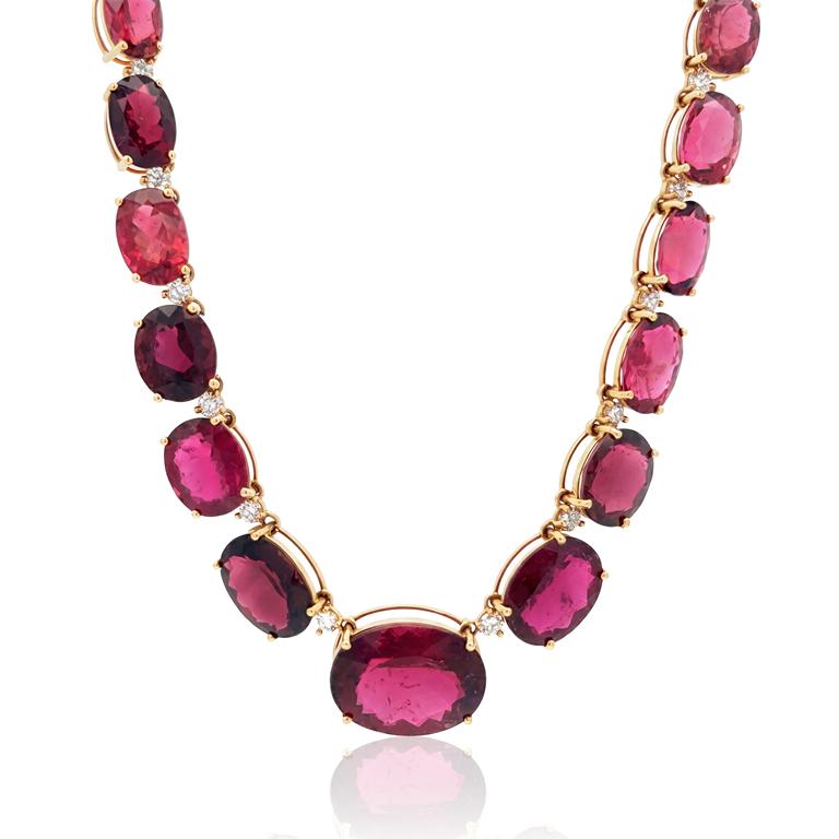 SET4-Colar 17 Rubelitas Oval 55,33ct 18 Brilhantes 1,46ct g VS1 45cm 26,81g Ouro Amarelo 18k - Coleção Rubelita