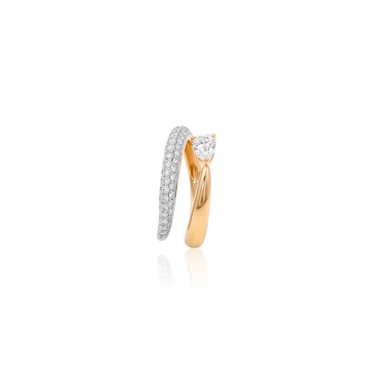 [077370] Anel Torcido 1 Diamante Gota 0,39ct 66 Brilhantes 0,54ct 4,55g Ouro Amarelo 18k - Coleção Laisa