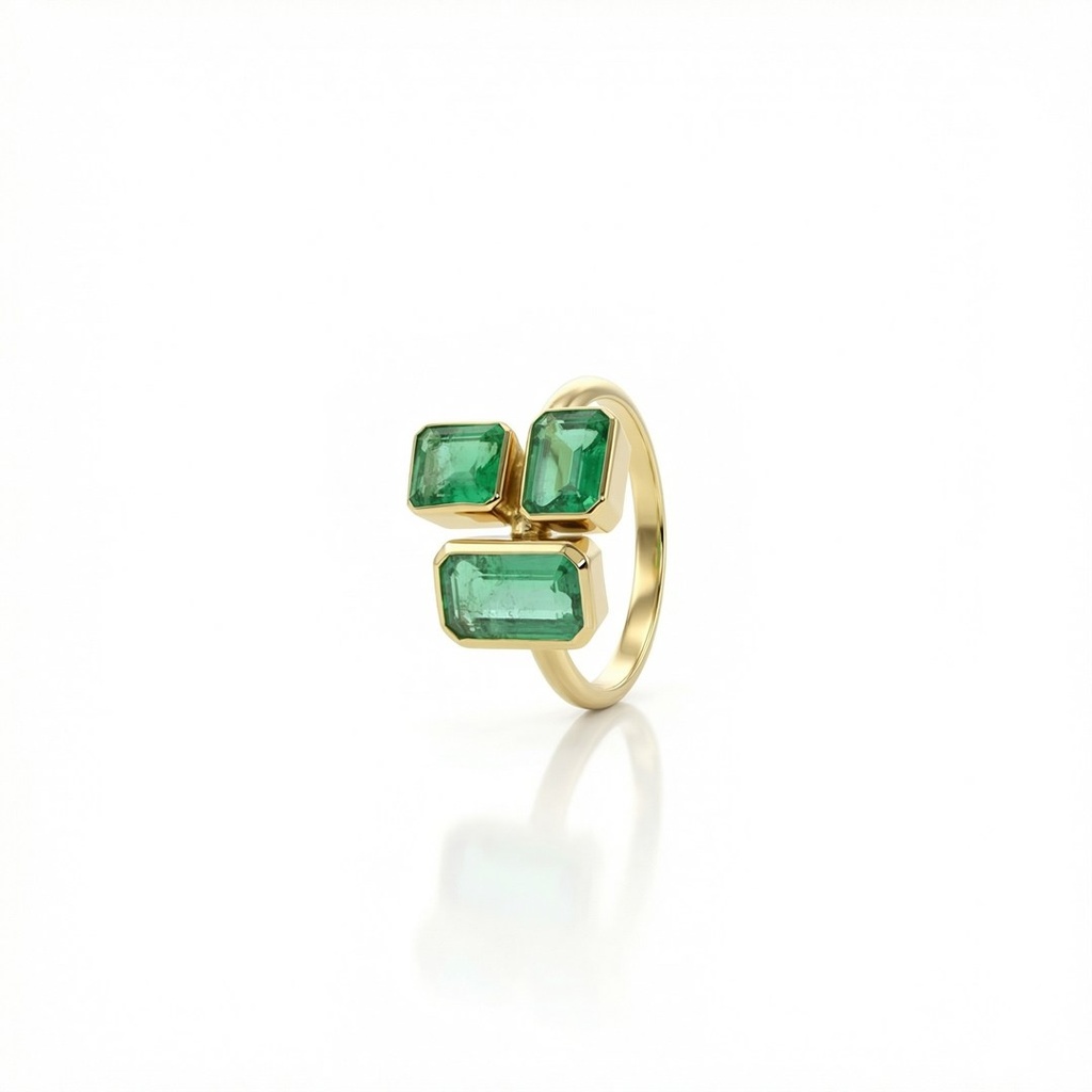 [066821] ANEL 3 ESMERALDAS COLOMBIANAS 3,60CT MEIA CANA 4,75G OURO AMARELO 18K - COLEÇAO COLOMBIA EMERALD