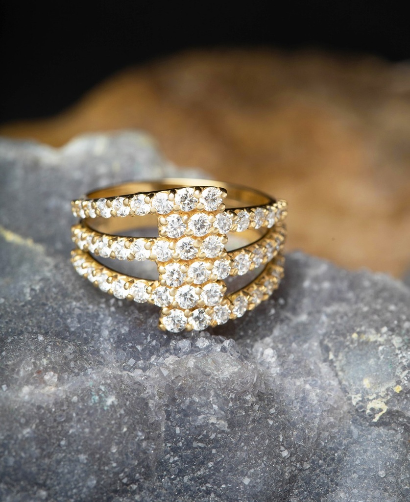 [066744] ANEL 7 AROS CRAVADOS DEGRADE 56 BRILHANTES 2,18CT H VS2 8,72G OURO AMARELO 18K - COLEÇAO LAISA
