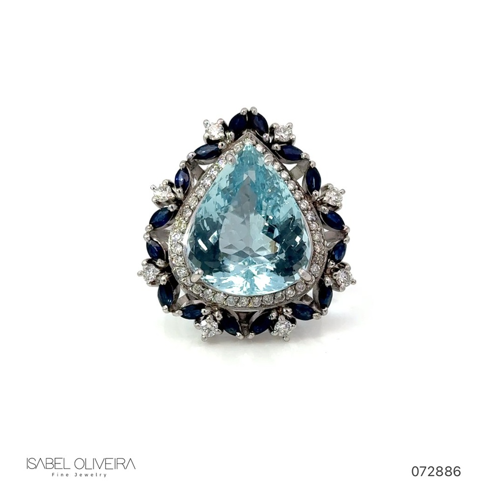 [072886] Anel Água Marinha 14,75ct Safiras Navetes 0,87ct 39 Brilhantes 0,45ct 19,84g Ouro Branco 18k
