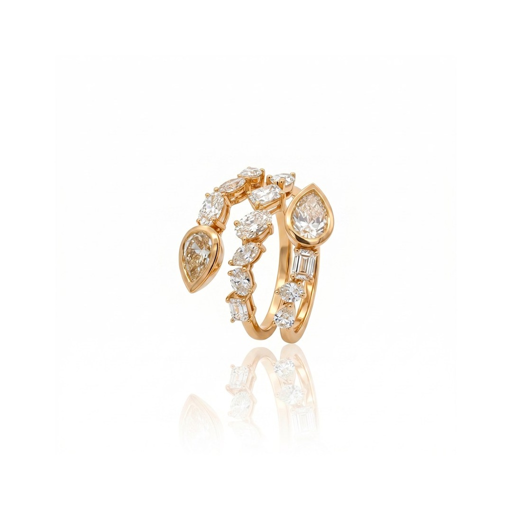 ANEL TORCIDO ABERTO 3 FILEIRAS 2 DIAMANTES FANCY GOTA 0,89CT 3 EMERALD 0,39CT 5 NAVETE/GOTA 0,44CT 4 OVAL 0,52CT 4,72G OURO AMARELO 18K - COLEÇAO LAISA