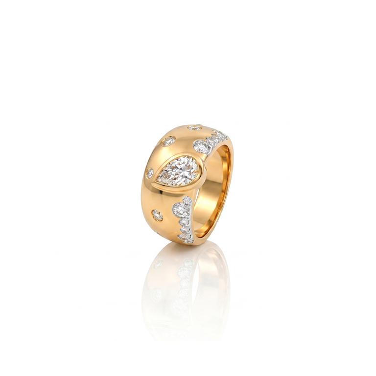 [072367] Anel Tubo Diamante Gota 0,72ct 17 Brilhantes 0,60ct 6,04g Ouro Amarelo 18k - Coleção Laisa
