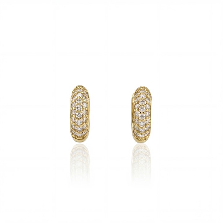 [074542] ARG03BRIAM-Argola 12mm Diâmetro Meia Cana 3 Fileiras Pavê Meia Cravação 44 Brilhantes 0,41ct H VS2 2,69g Ouro Amarelo 18k - Argolas Fashion
