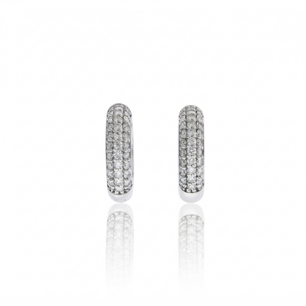 [073021] ARG03BRIBG-Argola 15mm Diâmetro Meia Cana 3 Fileiras Pavê Meia Cravação Externa 58 Brilhantes 0,54ct g VS1 4,06g Ouro Branco 18k - Coleção Argolas Fashion