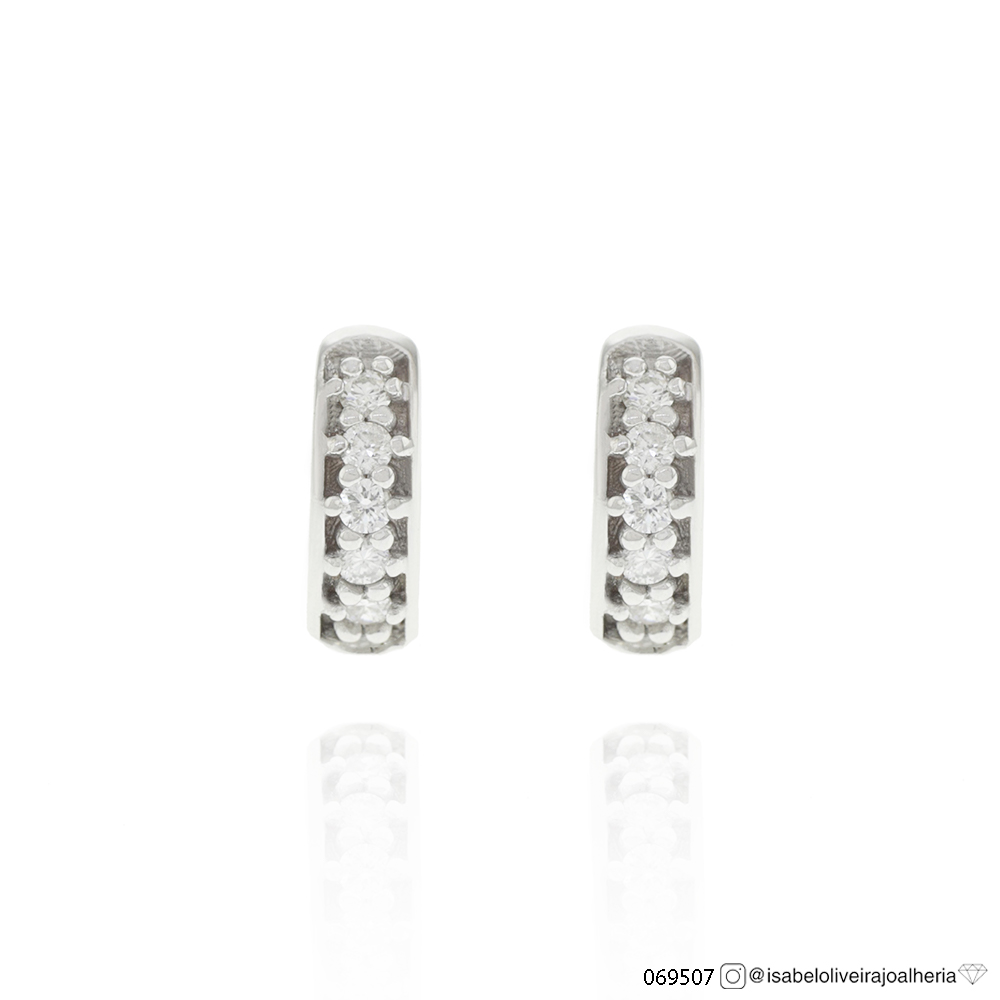 [069507] Argola 8,20mm Diâmetro Meia Cana 1 Fileira 14 Brilhantes 0,14ct H SI1 1,30g Ouro Branco 18k - Coleção Argolas Fashion