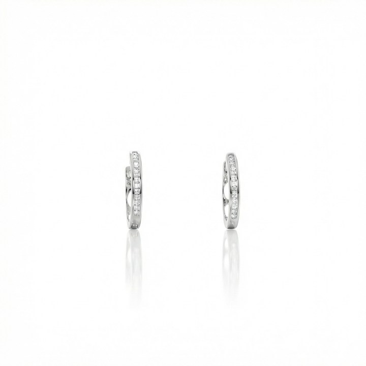 [070630] Argola Diamantes Trapézio 0,10ct 0,77g Ouro Branco 18k - Coleção Argolas Fashion