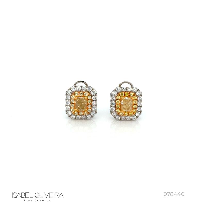 Brinco 2 Diamantes Cushion Fancy 1,07ct 28 Brilhantes Fancy 0,26ct 36 Brilhantes 0,64ct 4,74g Ouro Branco e Amarelo 18k - Coleção Laisa
