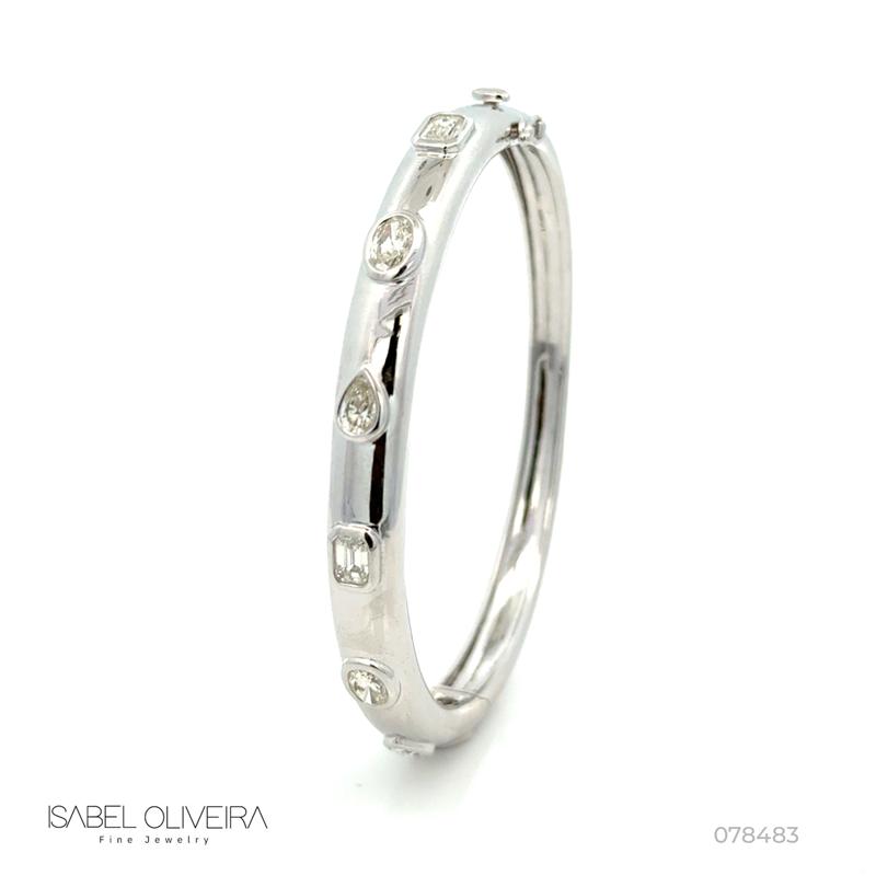 Bracelete 2 Diamantes Emerald 0,66ct 2 Ovais 0,75ct 2 Gotas 0,61ct 13,38g Ouro Branco 18k - Coleção Laisa