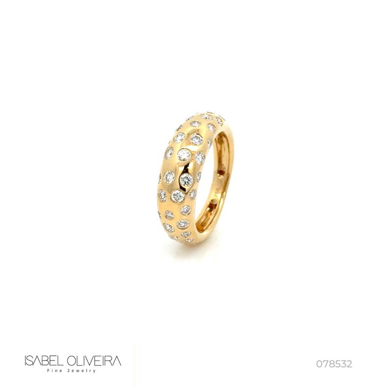 [078532] Anel Salpicado 42 Brilhantes 1,17ct 4,20g Ouro Amarelo 18k - Coleção Laisa