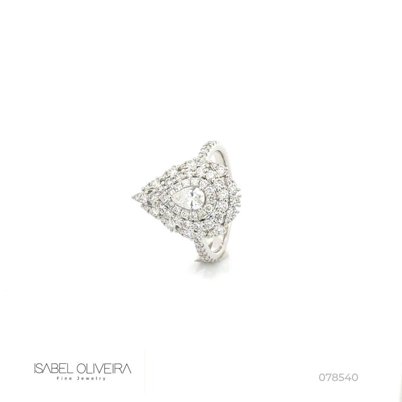 [078540] Anel 1 Diamante Gota 0,24ct 74 Brilhantes 1,07ct 4,15g Ouro Branco 18k - Coleção Laisa
