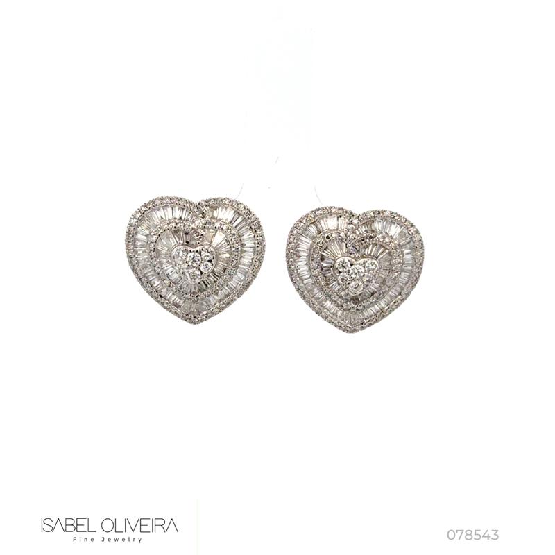 Brinco Coração 127 Diamantes Baguetes 0,65ct 180 Brilhantes 0,46ct 4,95g Ouro Branco 18k - Coleção Laisa