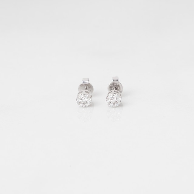 Brinco Botão 4,80mm com 14 Diamantes 0,24ct em Ouro Branco 18k