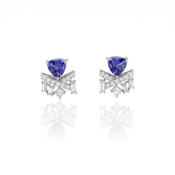 Brinco 2 Tanzanitas Trillion 1,35ct 2 Diamantes Carré 0,13ct 6 Baguetes 0,19ct 18 Brilhantes 0,18ct 3,0g Ouro Branco 18k - Coleção Thalassa