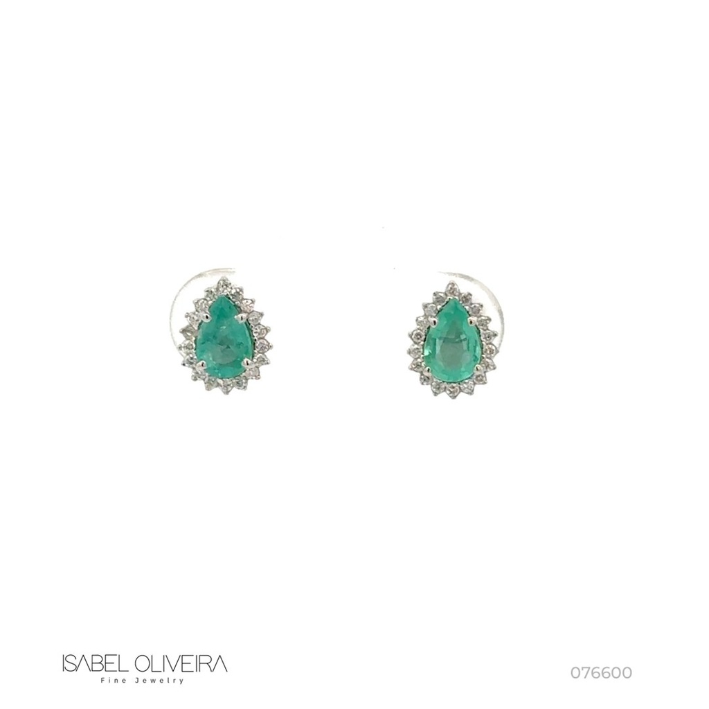 [076600] Brinco Clássico Esmeralda Brasileira Gota 0,76ct 36 Brilhantes 0,18ct J SI1 1,55g Ouro Branco 18k - Coleção Brazilian Emerald